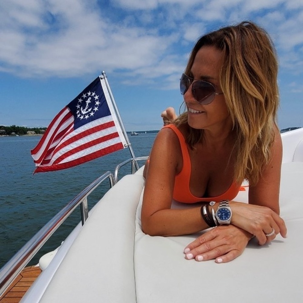 Meet your Posher, Claudia